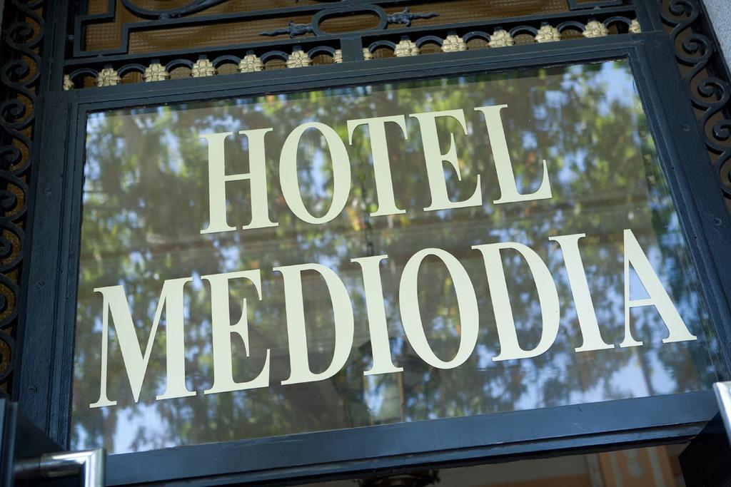 Hotel Mediodia Мадрид Екстериор снимка